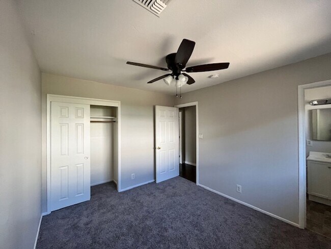 Building Photo - 3 Bedroom Home Centrally Located in Carson City