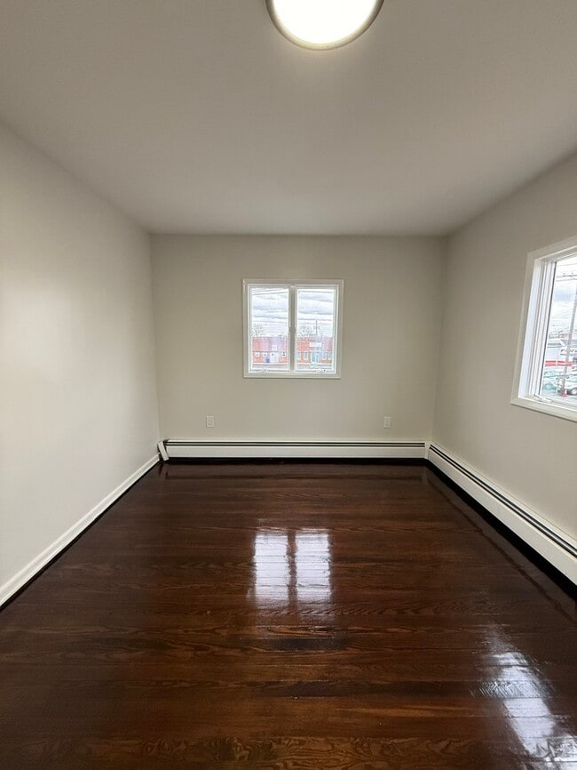 Building Photo - 255 N 1st Ave