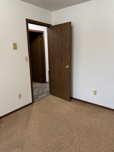 Building Photo - 640 E Hudson St