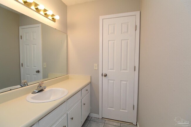 Building Photo - 5250 Powrie Dr