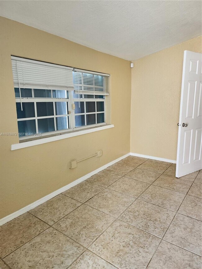 Building Photo - 1030 NW 48th St