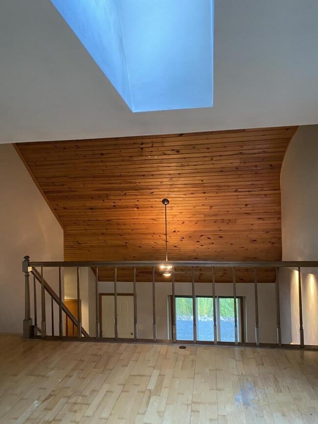 Building Photo - 9028 3rd Ave