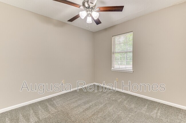 Building Photo - 2960 Glenn Hills Dr