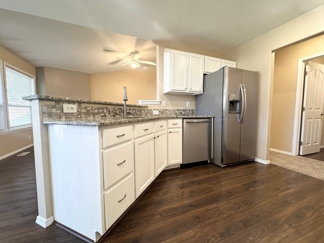 Building Photo - Modern and Updated 3bd/2b Home for Rent in...