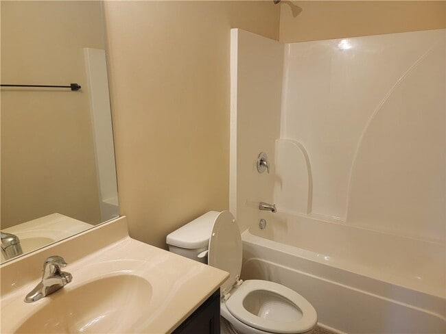 Building Photo - 2707 Morgan Glen Rd NE