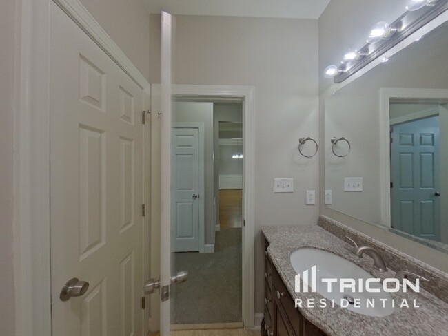 Building Photo - 8721 Magnolia Estates Dr