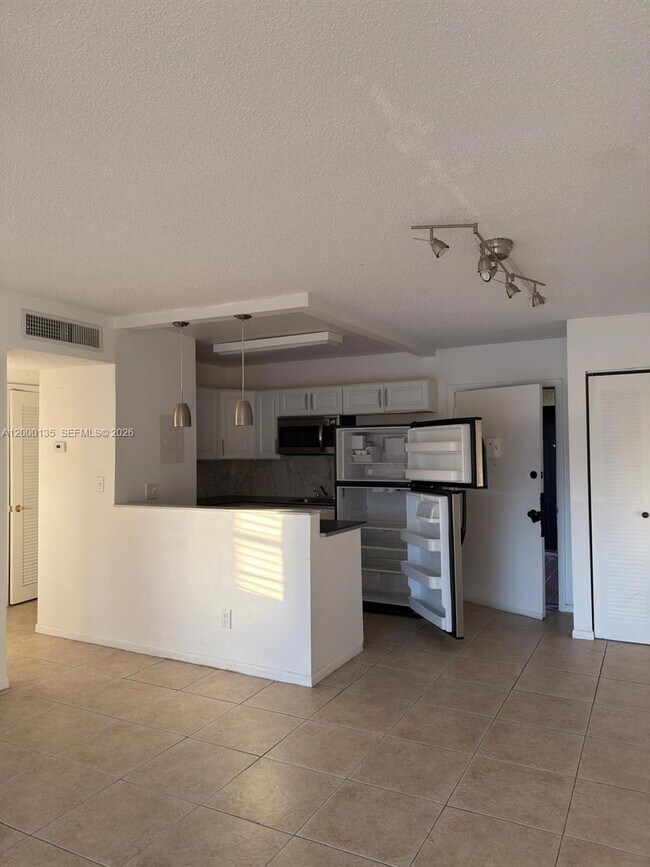 Building Photo - 9108 SW 137th Ter