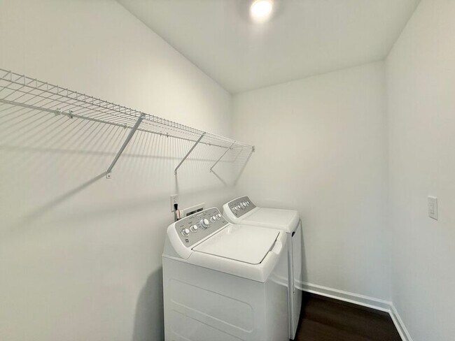 Building Photo - 3111 Allamore Dr