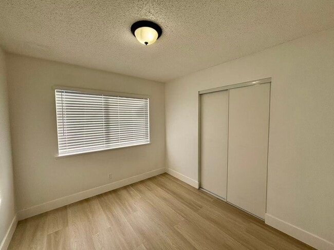 Building Photo - refreshed single-story home