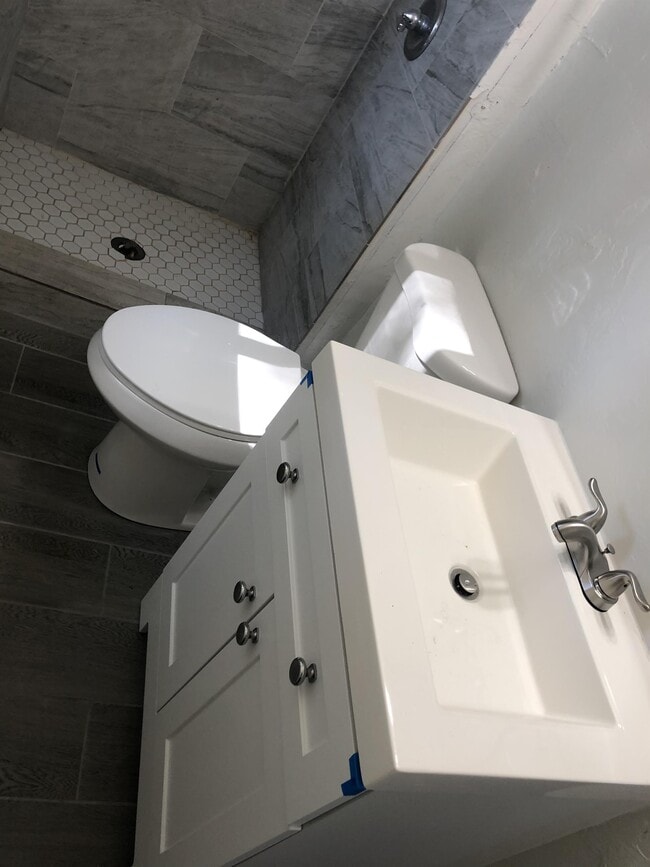 Building Photo - 235 W Kentucky St