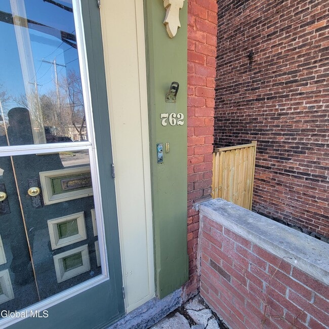 Building Photo - 762 Eastern Ave