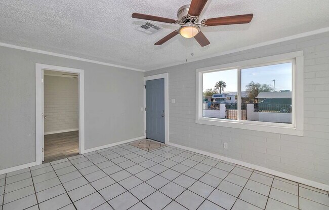 Building Photo - AFFORDABLE 2 BEDROOM HOME IN A CONVENIENT PHOENIX LOCATION