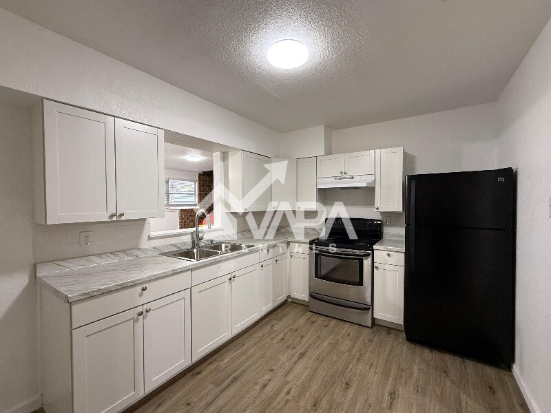 Building Photo - 943 Weizmann St