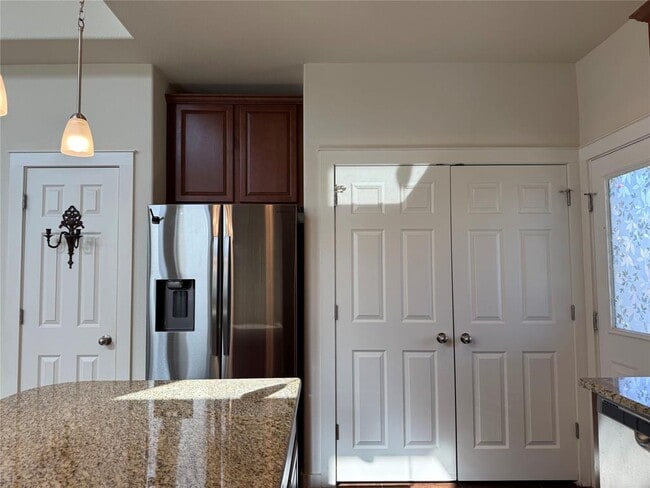 Building Photo - 16101 Hawthorne Heights Trail