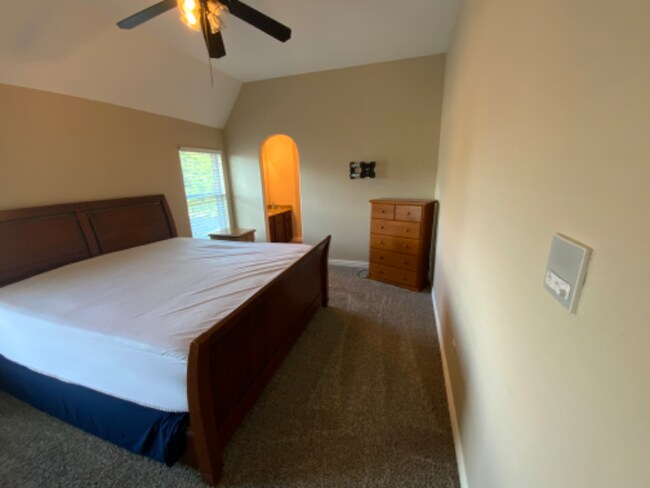 Building Photo - 13609 Fall Harvest Dr