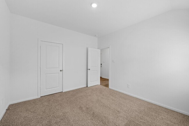 Building Photo - 27718 Hudson Sands Ln