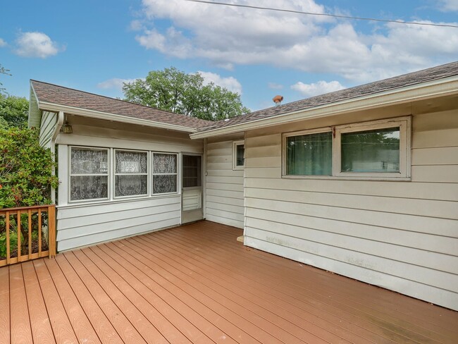 Building Photo - 3 Bedroom Single Family Home in Camp Hill