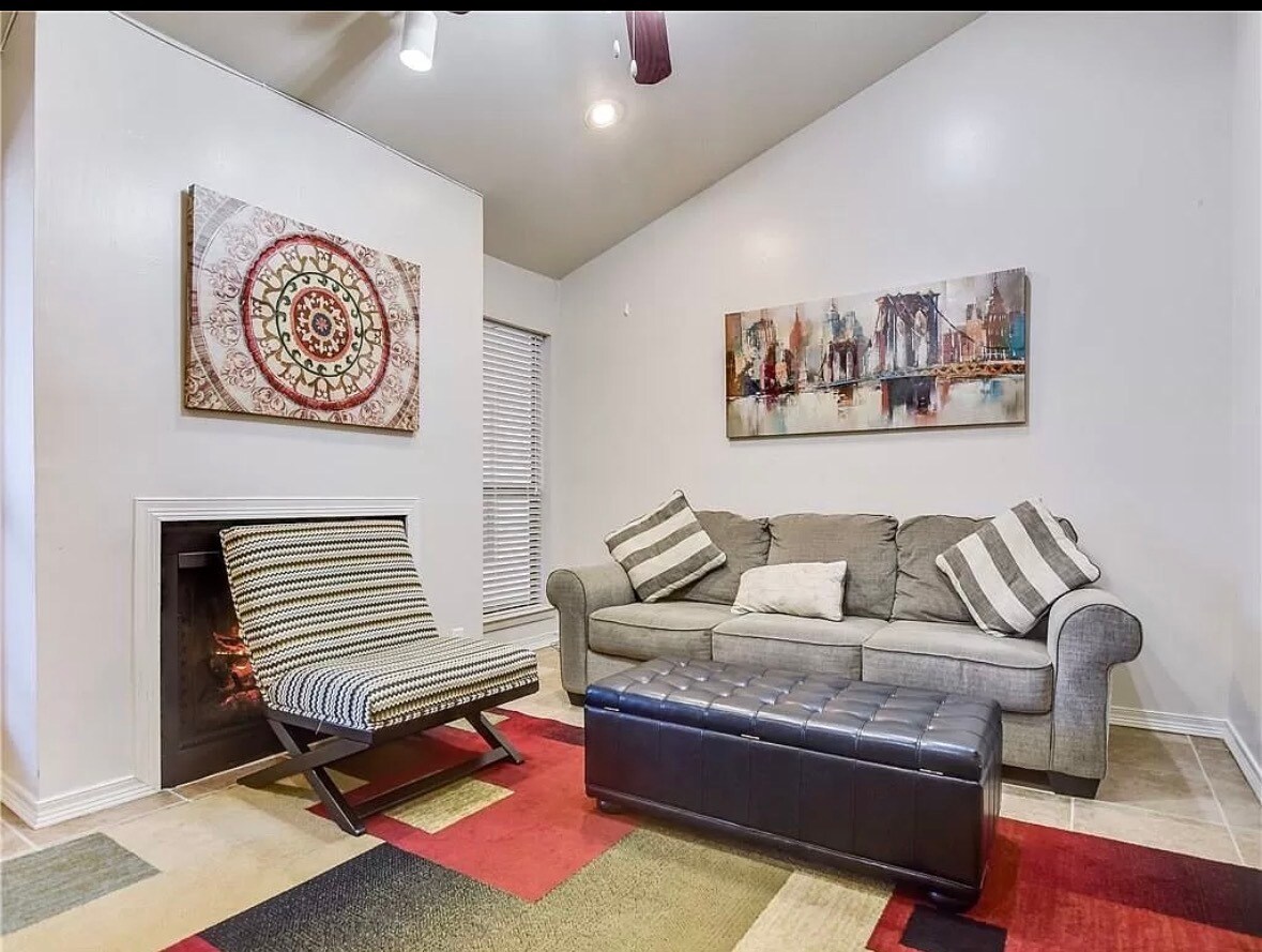 Building Photo - 2905 Swisher St