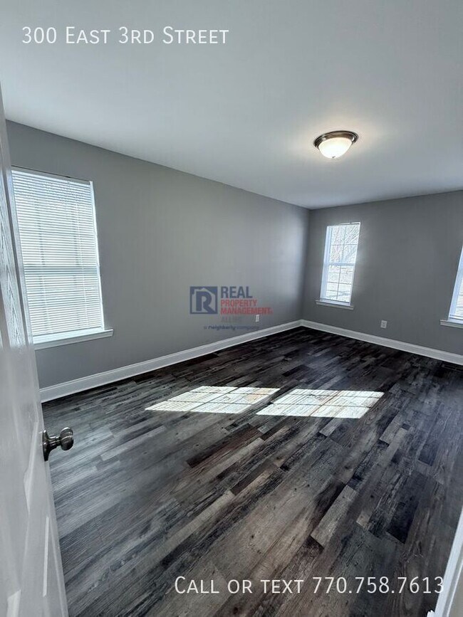 Building Photo - 300 E 3rd St NE