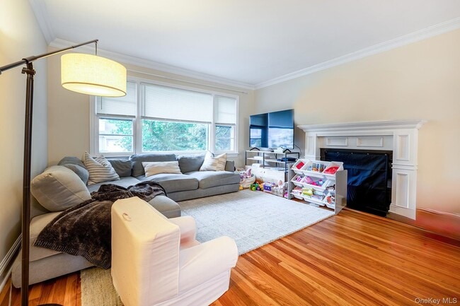 Building Photo - 11 Latonia Rd