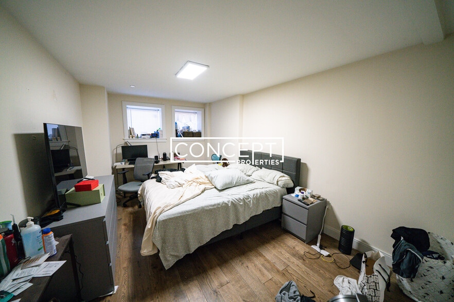 Building Photo - 988 Tremont St