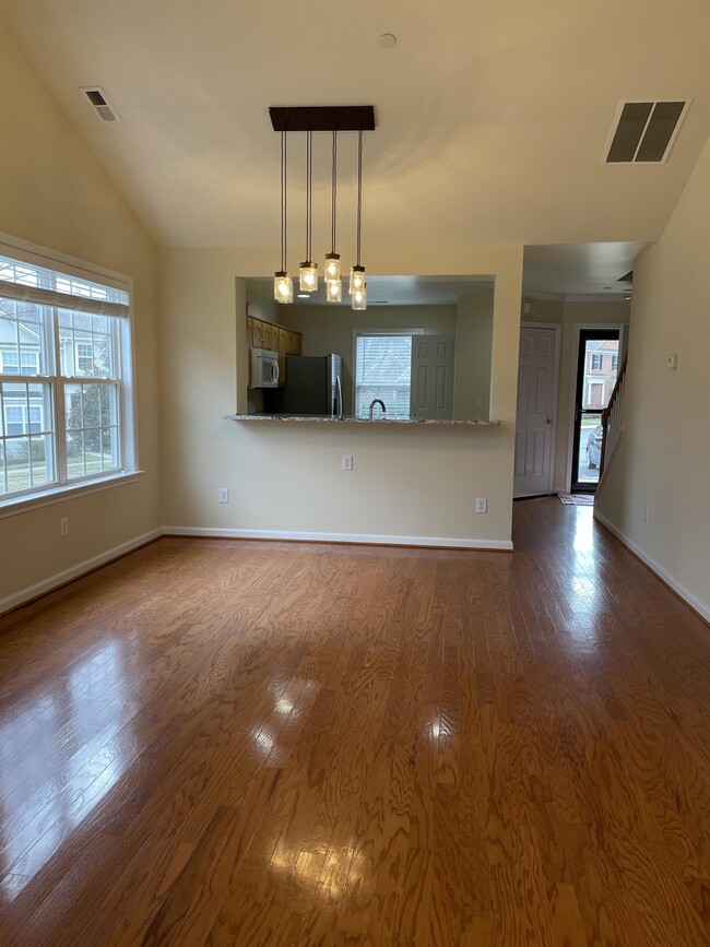 Building Photo - 1050 Somer Chase Ct