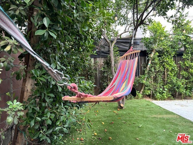 Building Photo - 2241 1/2 Harwood St