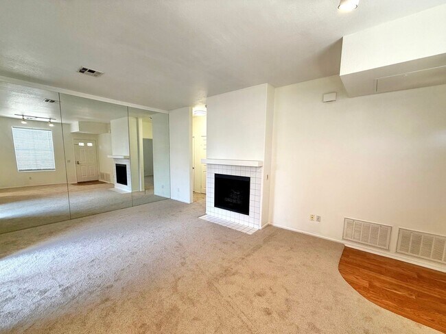 Building Photo - Spacious 2 Bedroom Condo in Sabre Springs!...