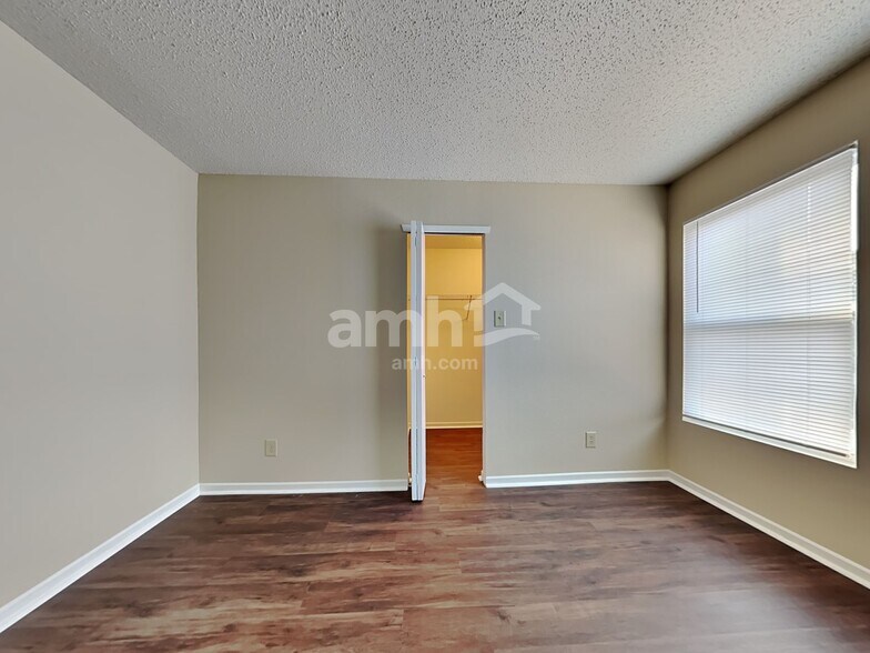 Building Photo - 1212 N Aberdeen Dr