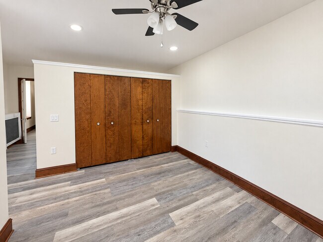 Building Photo - 1637 Haworth-Apt A