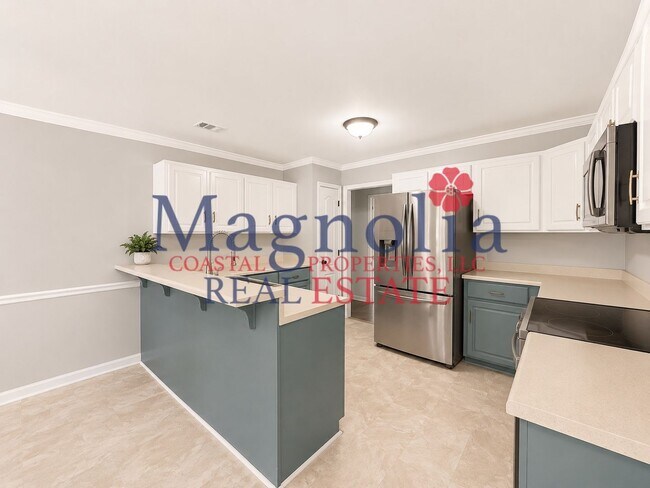 Building Photo - 3 bedrooms, 2 bathrooms in Richmond Hill's Oxford Subdivision