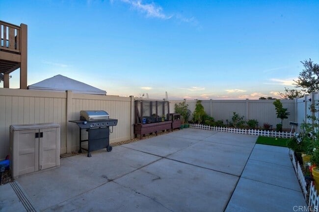 Building Photo - 5451 San Roberto