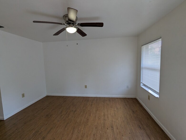 Building Photo - 3600 SW 23rd St