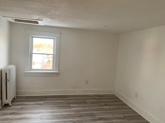 Bedroom #1 - 50 Chamberlain St