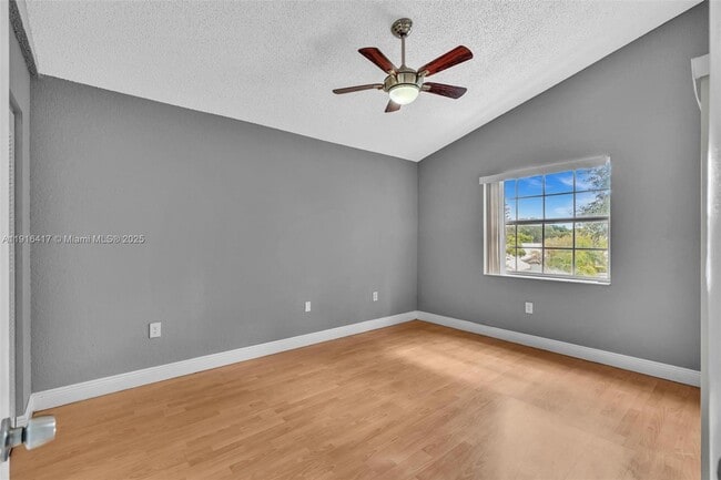 Building Photo - 2850 N Oakland Forest Dr