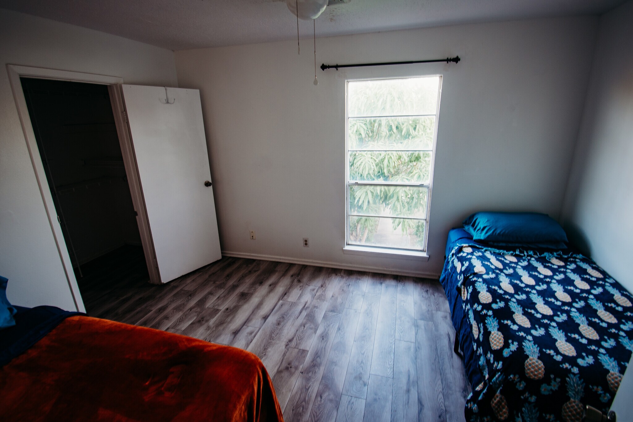 2 singles and 1 extra single - 714 Continental Dr