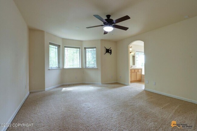 Building Photo - Stunning home conviently located by Eagle ...