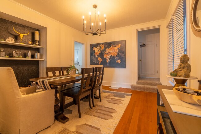 Building Photo - 116 4th Ave N