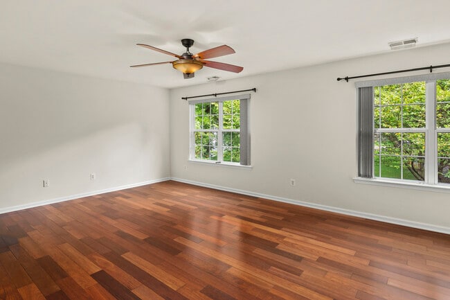 Building Photo - 144 Midland Rd