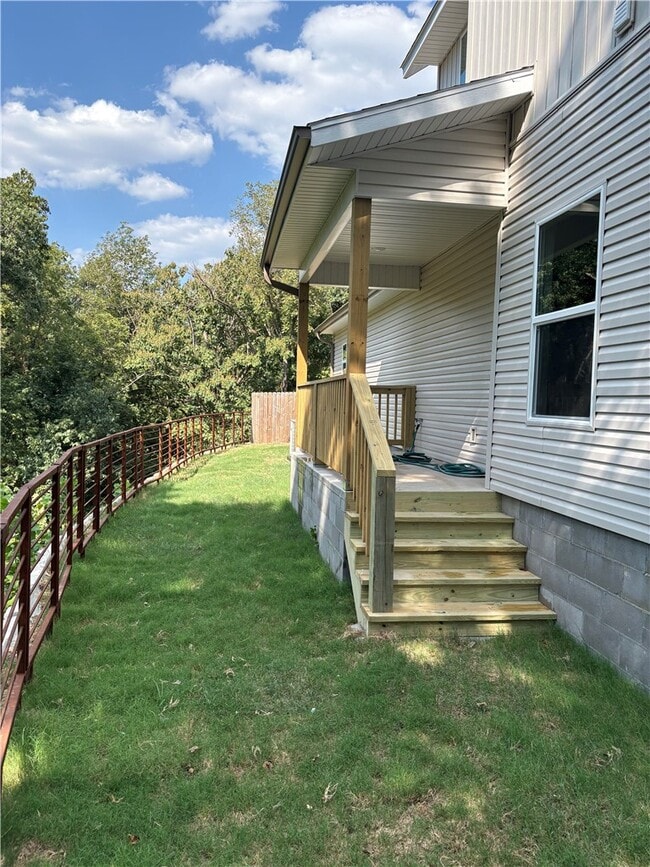 Building Photo - 1401 Cresent St