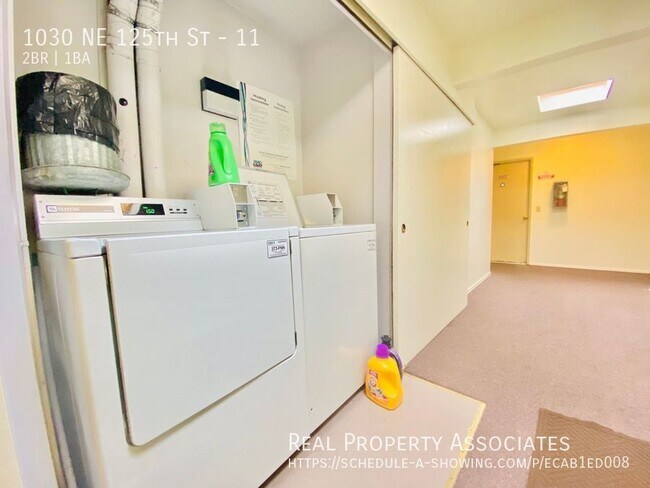 Building Photo - 1030 NE 125th St