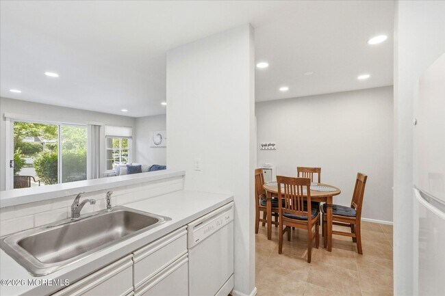 Building Photo - 17 Hackamore Ct