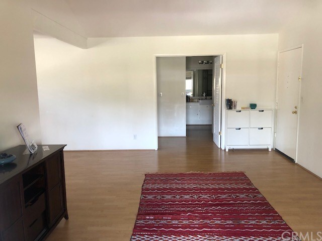 Entry to Bedroom - 220 Springview