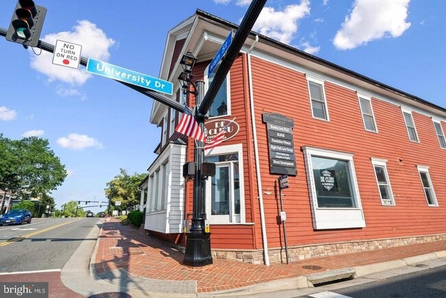 Building Photo - 10665 Yorktown Ct