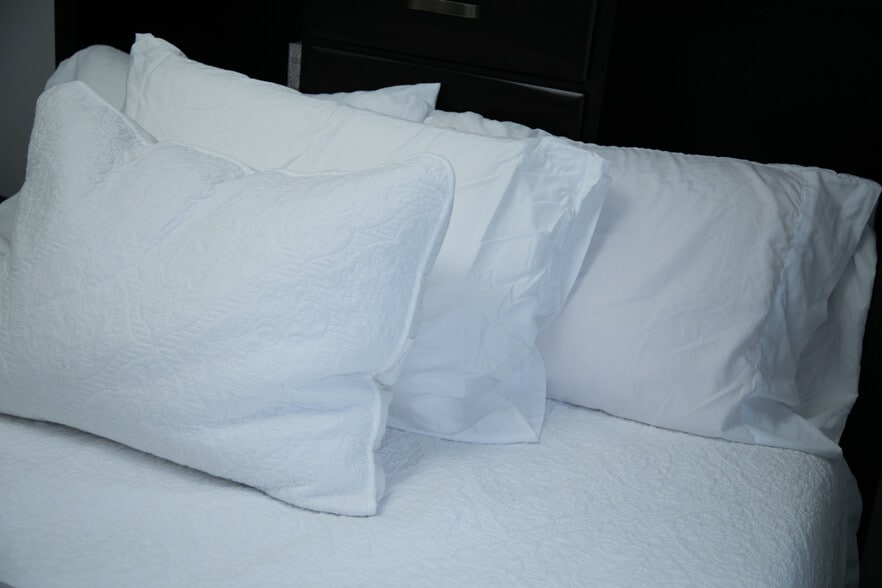Linens & pillows furnished - 343 E Church St
