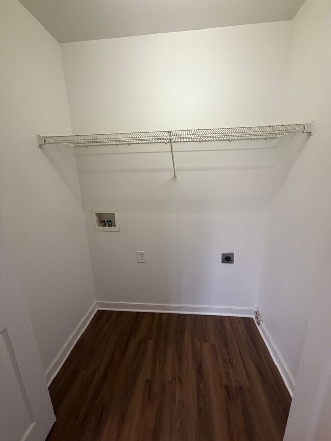 Building Photo - Rancher style home