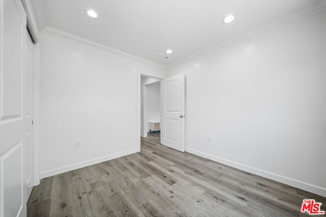 Building Photo - 238 Thorne St