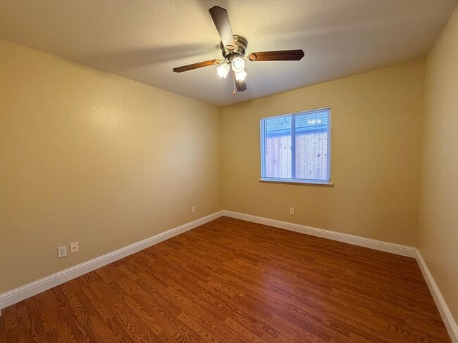 Building Photo - 710 Foothill St
