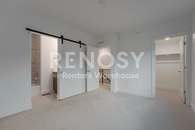 Building Photo - Prime Luxury Berkeley Townhouse with Rooftop Deck AVAILABLE NOW