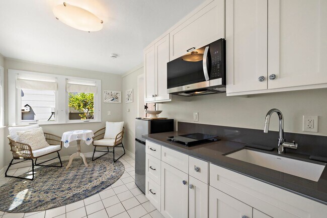 Building Photo - Laguna Village Furnished Rental